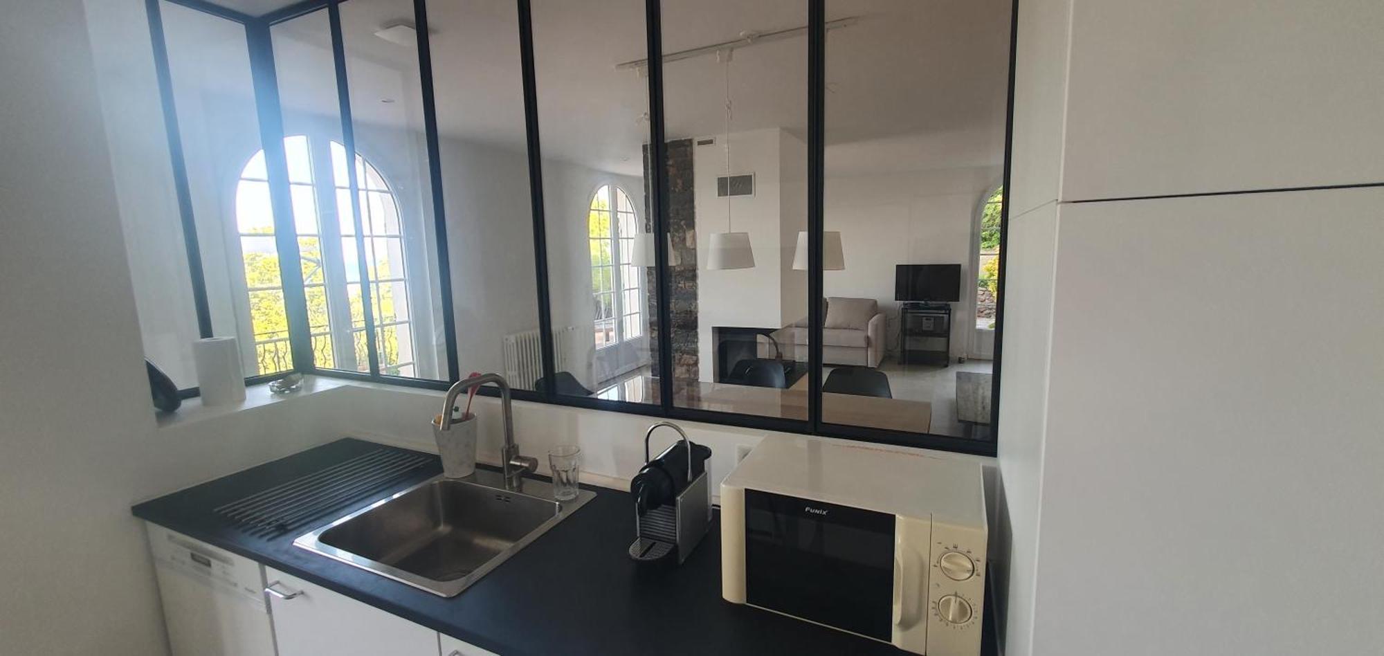 Apartment With Sea/city Views, Near Downtown Sete